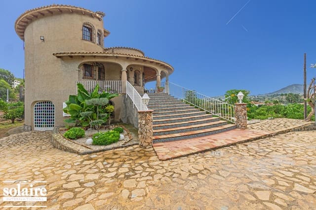 Chalet de 4 habitaciones en Altea en venta con piscina garaje - 1.680.000 € (Ref: 7815439)