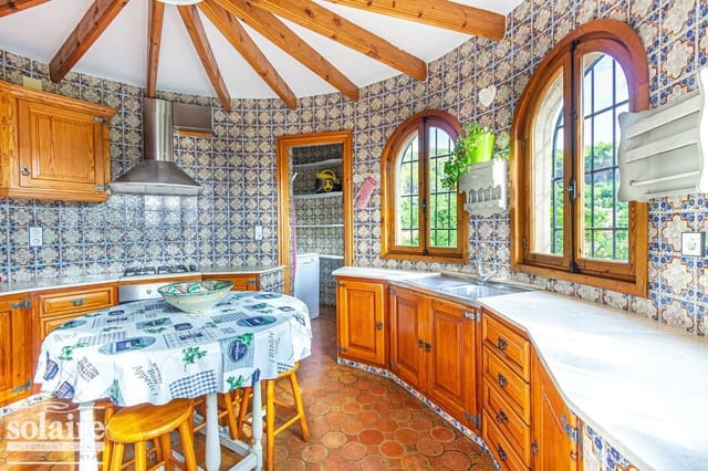 Chalet de 4 habitaciones en Altea en venta con piscina garaje - 1.680.000 € (Ref: 7815439)