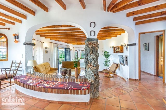 Chalet de 4 habitaciones en Altea en venta con piscina garaje - 1.680.000 € (Ref: 7815439)