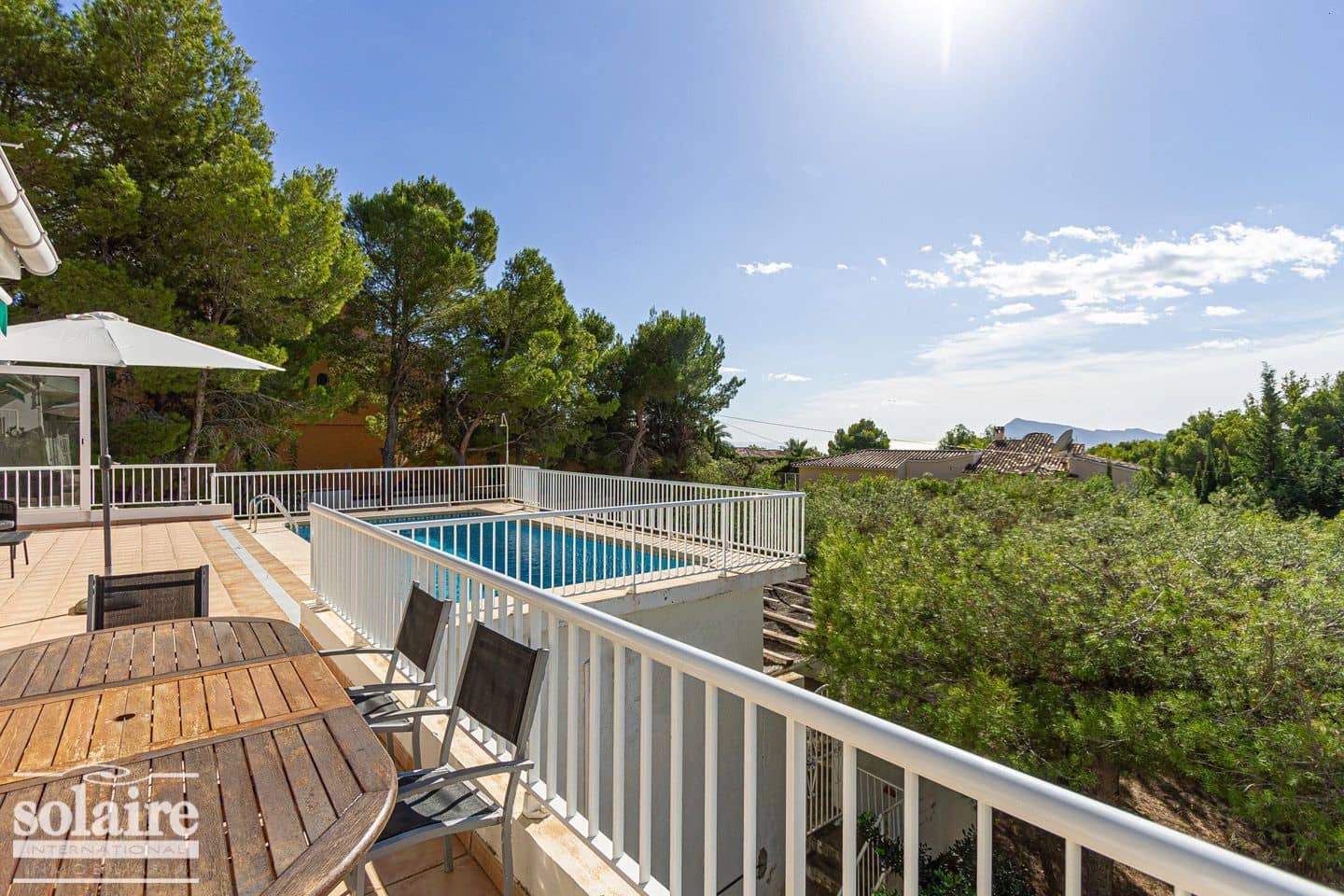 5 bedroom Villa for sale in Altea with pool garage - € 645,000 (Ref: 7910787)