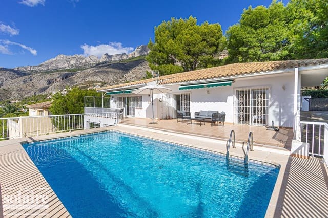 Chalet de 5 habitaciones en Altea en venta con piscina garaje - 645.000 € (Ref: 7910787)