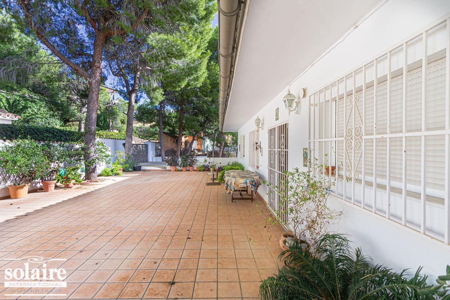 5 bedroom Villa for sale in Altea with pool garage - € 645,000 (Ref: 7910787)