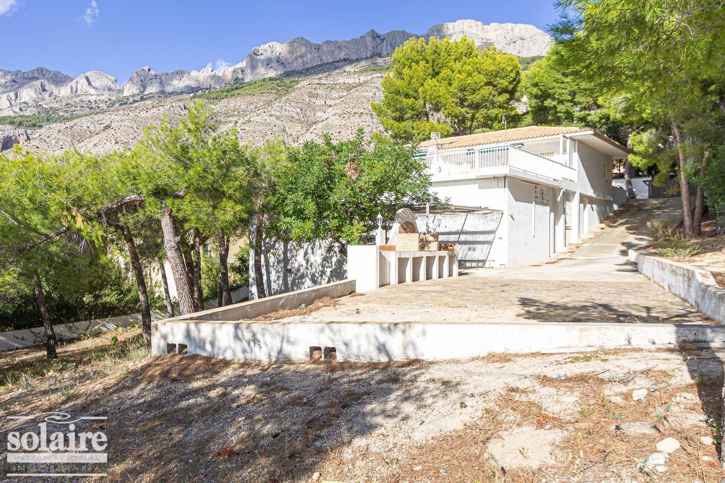 5 bedroom Villa for sale in Altea with pool garage - € 645,000 (Ref: 7910787)