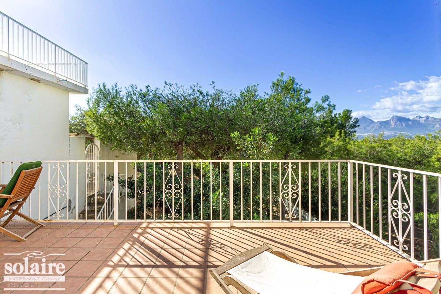 5 bedroom Villa for sale in Altea with pool garage - € 645,000 (Ref: 7910787)