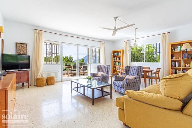 Chalet de 5 habitaciones en Altea en venta con piscina garaje - 645.000 € (Ref: 7910787)