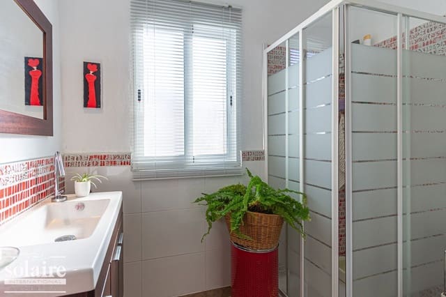 3 makuuhuone Huvila vuokrattavana paikassa Altea mukana 
autotalli - 1 500 € (Ref: 8088899)