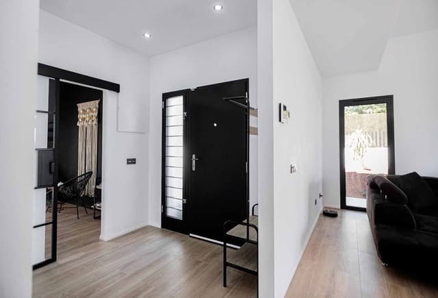 4 bedroom Villa for sale in Altea with pool garage - € 995,000 (Ref: 8529289)