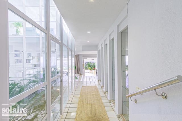 7 bedroom Villa for sale in Altea with pool garage - € 2,100,000 (Ref: 9337566)