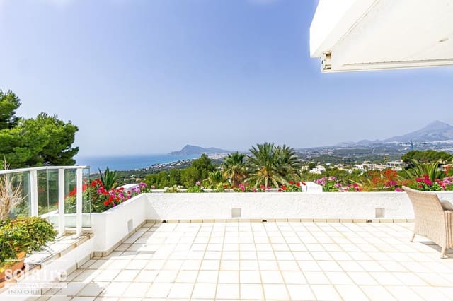 7 bedroom Villa for sale in Altea with pool garage - € 2,100,000 (Ref: 9337566)