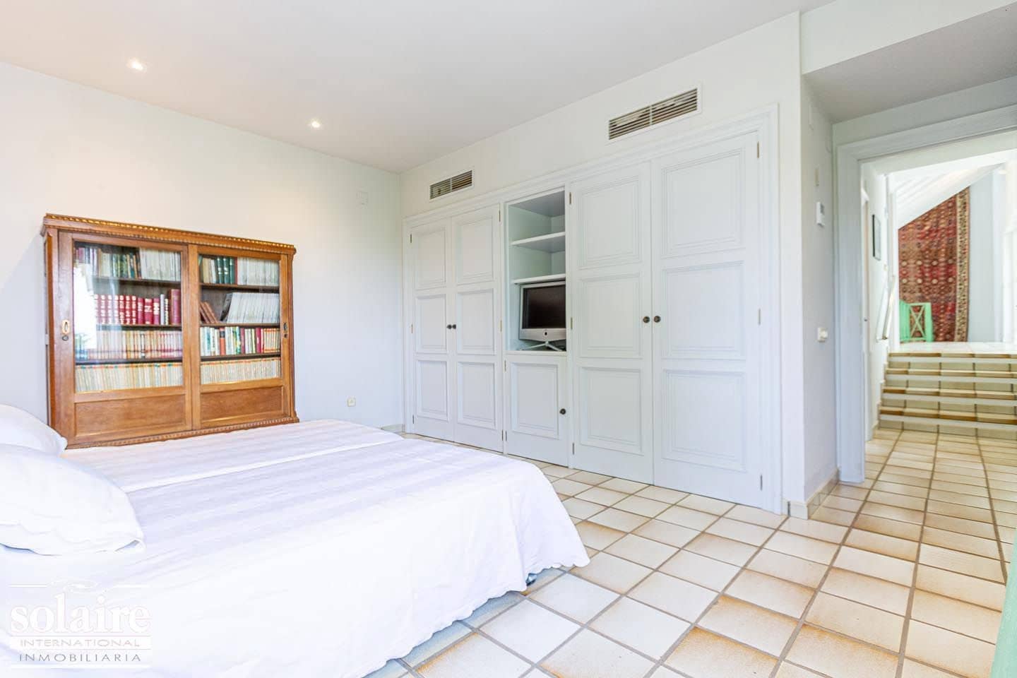 7 bedroom Villa for sale in Altea with pool garage - € 2,100,000 (Ref: 9337566)