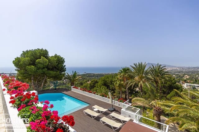 7 bedroom Villa for sale in Altea with pool garage - € 2,100,000 (Ref: 9337566)