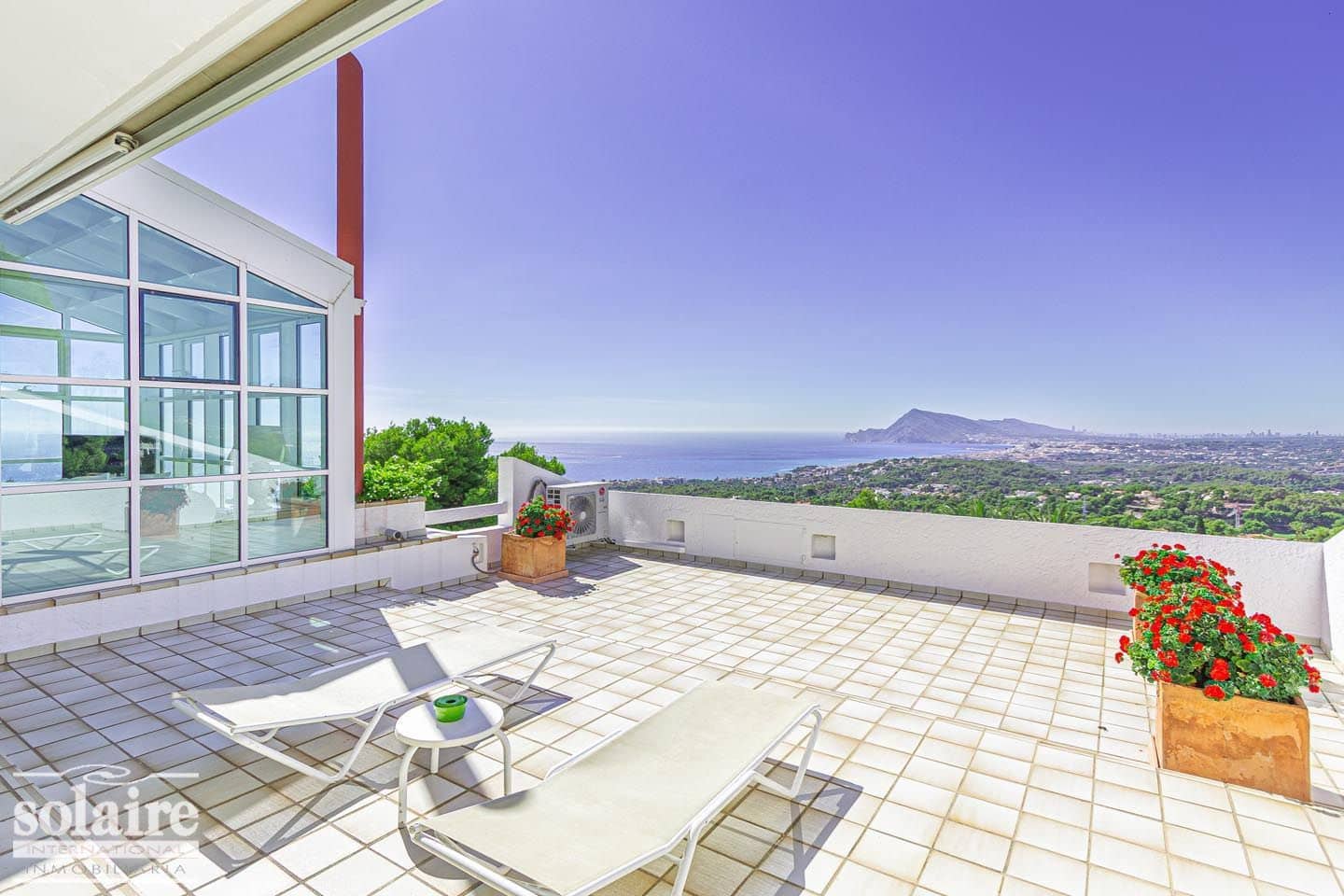 7 bedroom Villa for sale in Altea with pool garage - € 2,100,000 (Ref: 9337566)