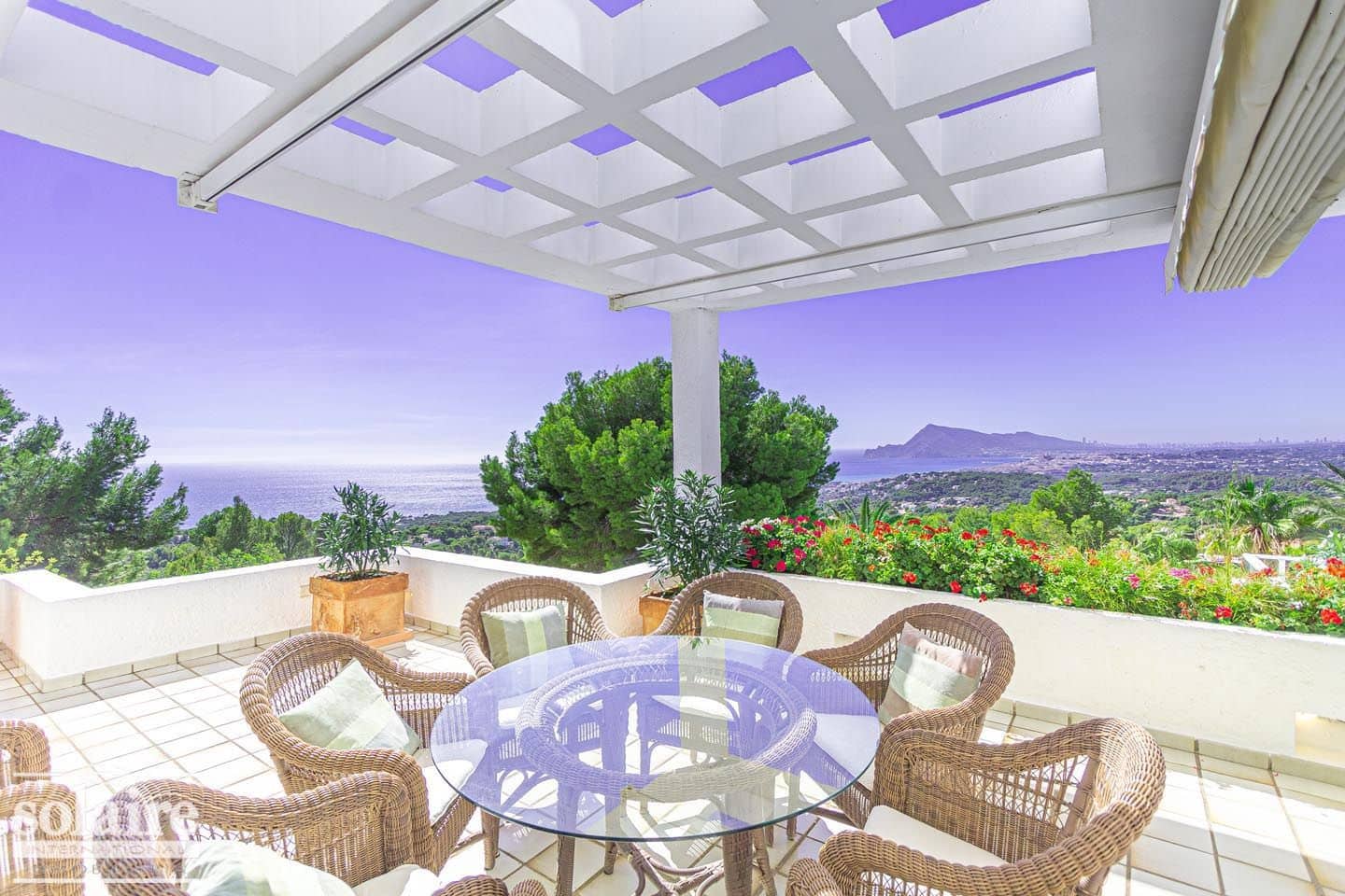 7 bedroom Villa for sale in Altea with pool garage - € 2,100,000 (Ref: 9337566)