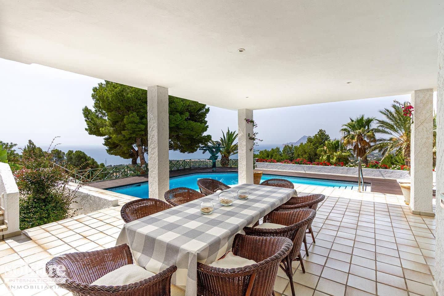 7 bedroom Villa for sale in Altea with pool garage - € 2,100,000 (Ref: 9337566)