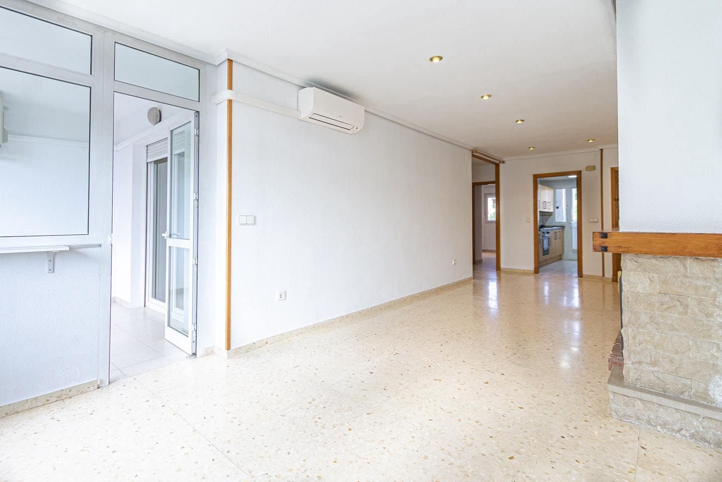 2 bedroom Apartment for rent in Altea with pool garage - € 950 (Ref: 9625369)