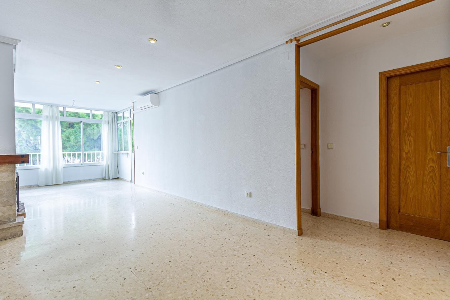 2 bedroom Apartment for rent in Altea with pool garage - € 950 (Ref: 9625369)