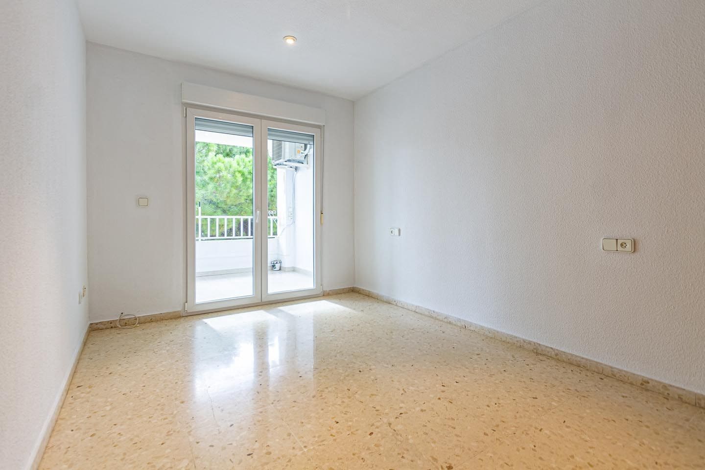 2 bedroom Apartment for rent in Altea with pool garage - € 950 (Ref: 9625369)