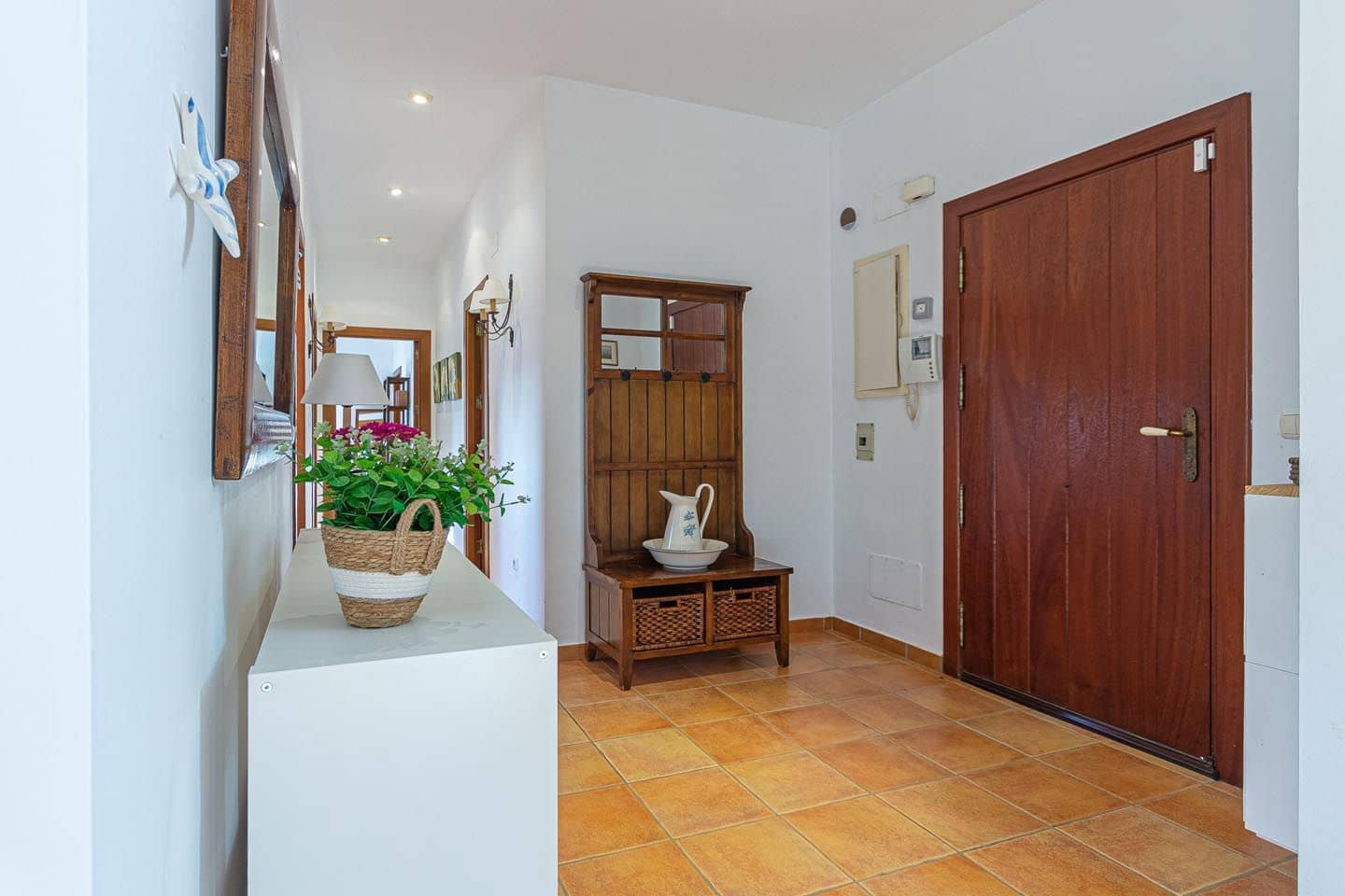 4 bedroom Villa for rent in Altea with pool garage - € 2,500 (Ref: 9637187)