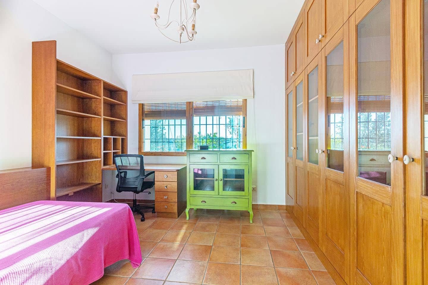 4 bedroom Villa for rent in Altea with pool garage - € 2,500 (Ref: 9637187)