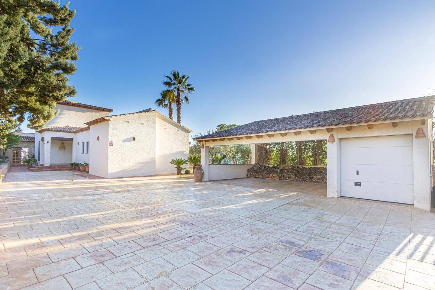 4 bedroom Villa for rent in Altea with pool garage - € 2,500 (Ref: 9637187)