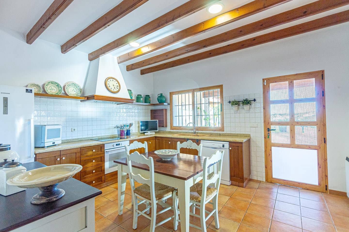 4 bedroom Villa for rent in Altea with pool garage - € 2,500 (Ref: 9637187)