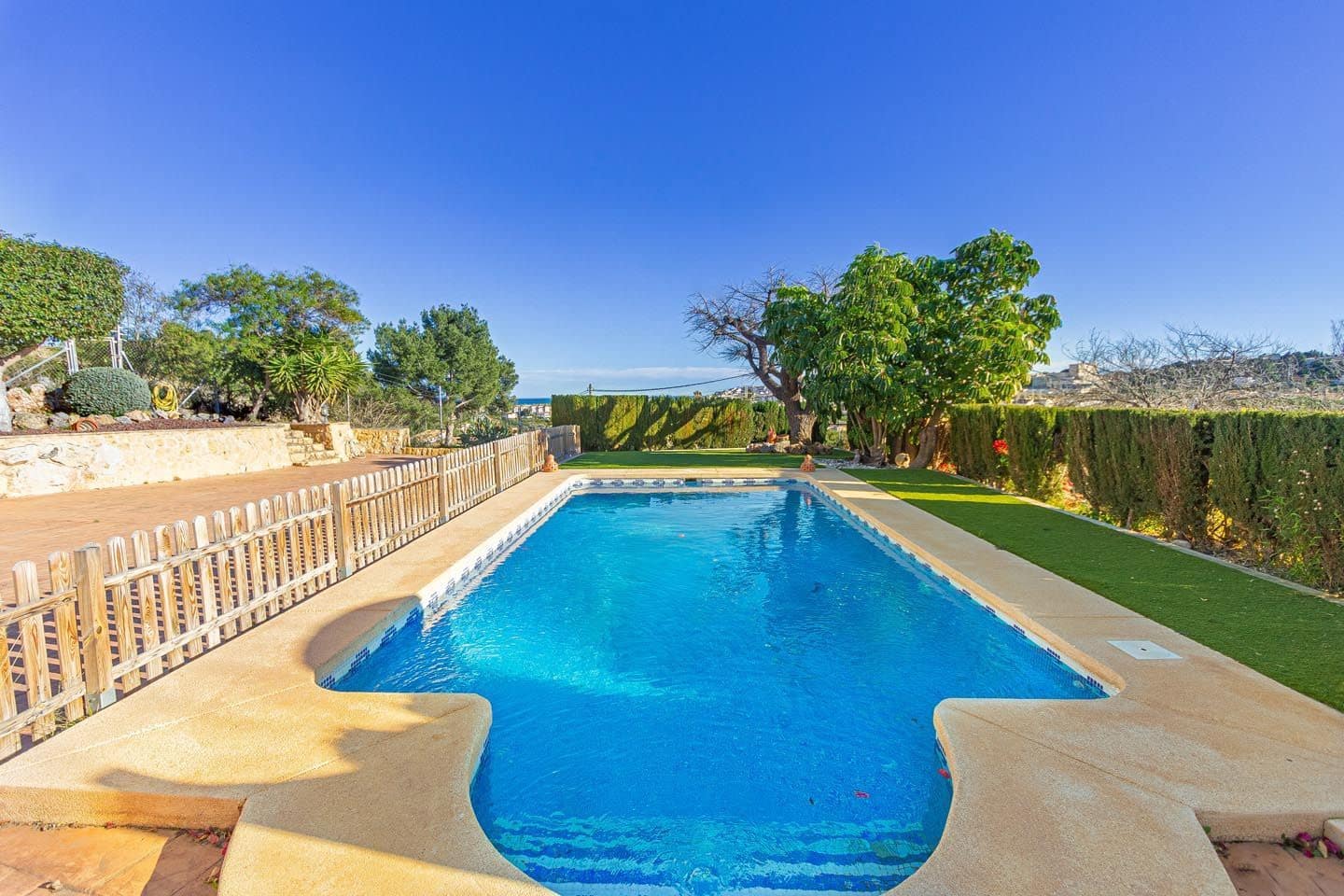 4 bedroom Villa for rent in Altea with pool garage - € 2,500 (Ref: 9637187)