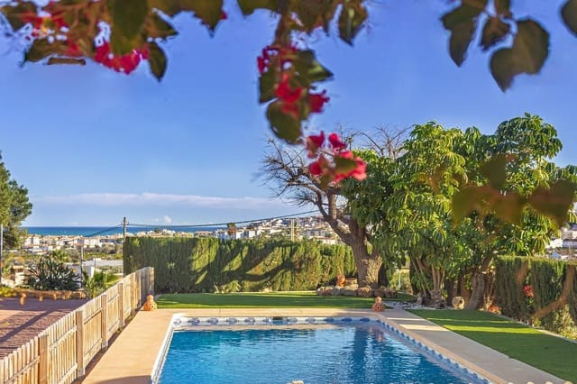 4 Zimmer Villa zu vermieten in Altea mit Pool Garage - 2.500 € (Ref: 9637187)