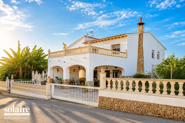 7 quarto Moradia para venda em Altea com piscina garagem - 575 000 € (Ref: 9801235)