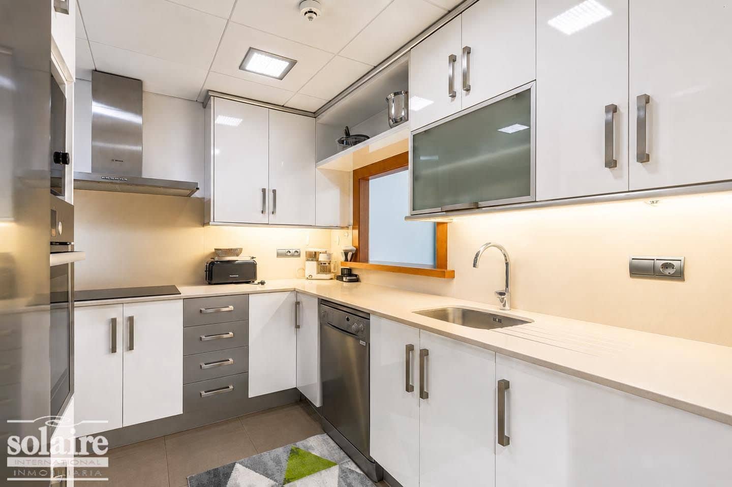 Appartement de 2 chambres à louer à Altea avec piscine garage - 1 800 € (Ref: 9999541)