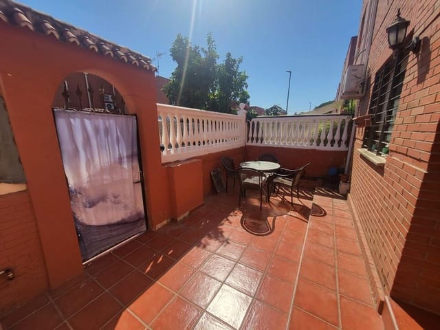 3 sypialnia Dom szeregowy na sprzedaż w Miasto Málaga - 295 000 € (Ref: 10003758)