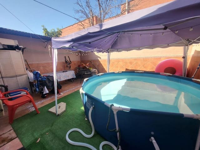 3 sypialnia Dom szeregowy na sprzedaż w Miasto Málaga - 295 000 € (Ref: 10003758)