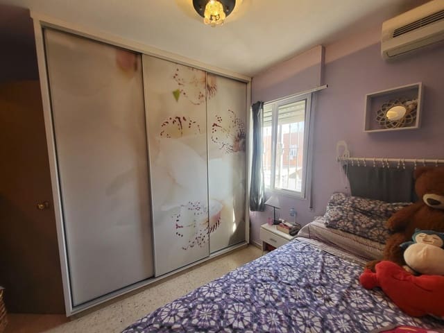 3 sypialnia Dom szeregowy na sprzedaż w Miasto Málaga - 295 000 € (Ref: 10003758)