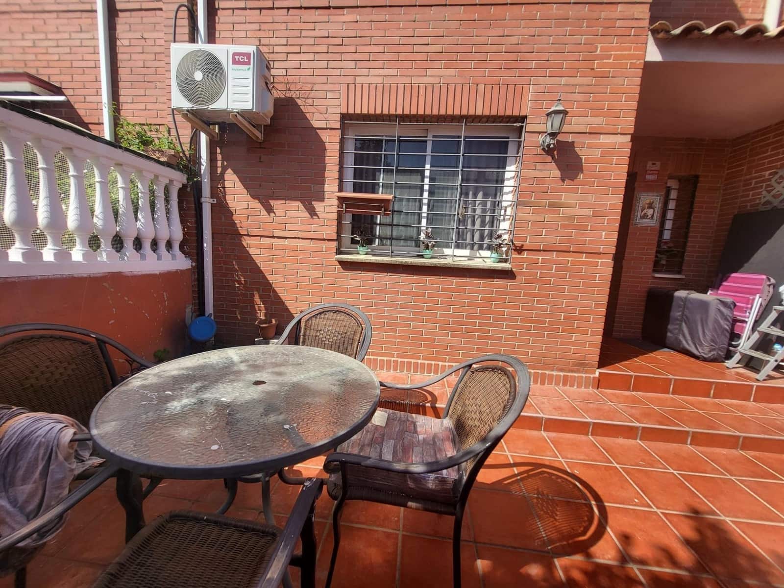 3 sypialnia Dom szeregowy na sprzedaż w Miasto Malaga - 295 000 € (Ref: 10003758)
