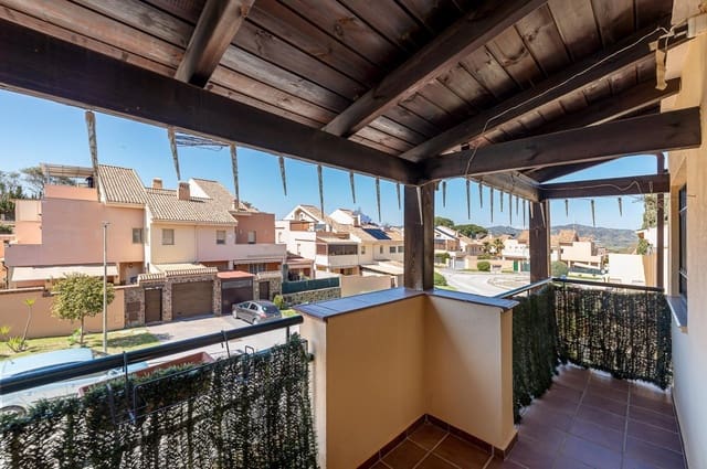 6 Zimmer Doppelhaus zu verkaufen in Pinos de Alhaurin, Alhaurín de la Torre mit Pool - 614.000 € (Ref: 10032139)
