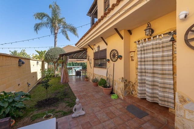 6 Zimmer Doppelhaus zu verkaufen in Pinos de Alhaurin, Alhaurín de la Torre mit Pool - 614.000 € (Ref: 10032139)