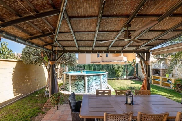 6 Zimmer Doppelhaus zu verkaufen in Pinos de Alhaurin, Alhaurín de la Torre mit Pool - 614.000 € (Ref: 10032139)