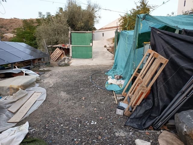 Grunde uden byggetilladelser til salg i Canillas de Aceituno - € 30.000 (Ref: 10068026)