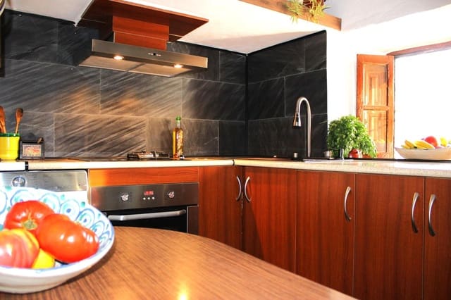 3 soverom Hus til salgs i Canillas de Aceituno - € 99 500 (Ref: 10148886)