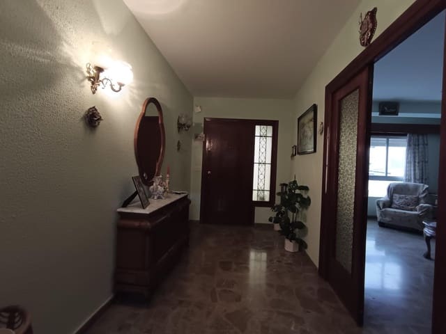 3 bedroom Villa for sale in Pedregalejo, Málaga city - € 428,500 (Ref: 10155350)