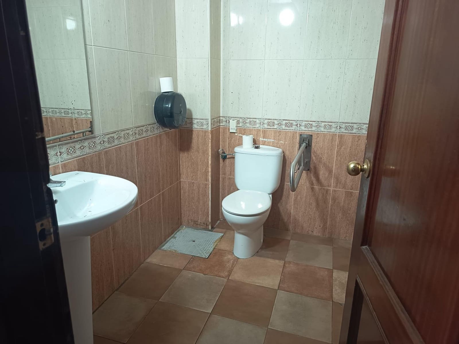 Komercyjne na sprzedaż w Miasto Malaga - 425 000 € (Ref: 10159808)