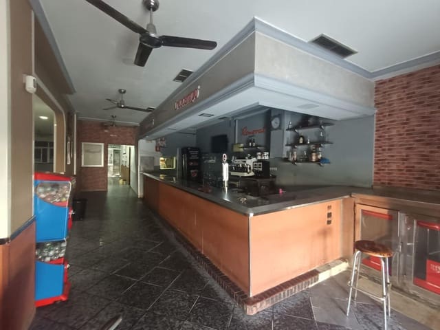 Commercieel te koop in Málaga stad - € 425.000 (Ref: 10159808)