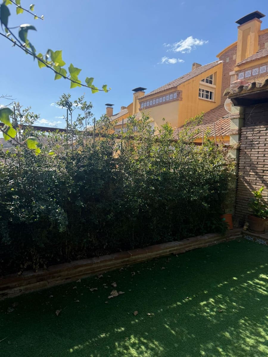 3 slaapkamer Rijtjeshuis te koop in Rincon de la Victoria met zwembad garage - € 550.000 (Ref: 10161583)