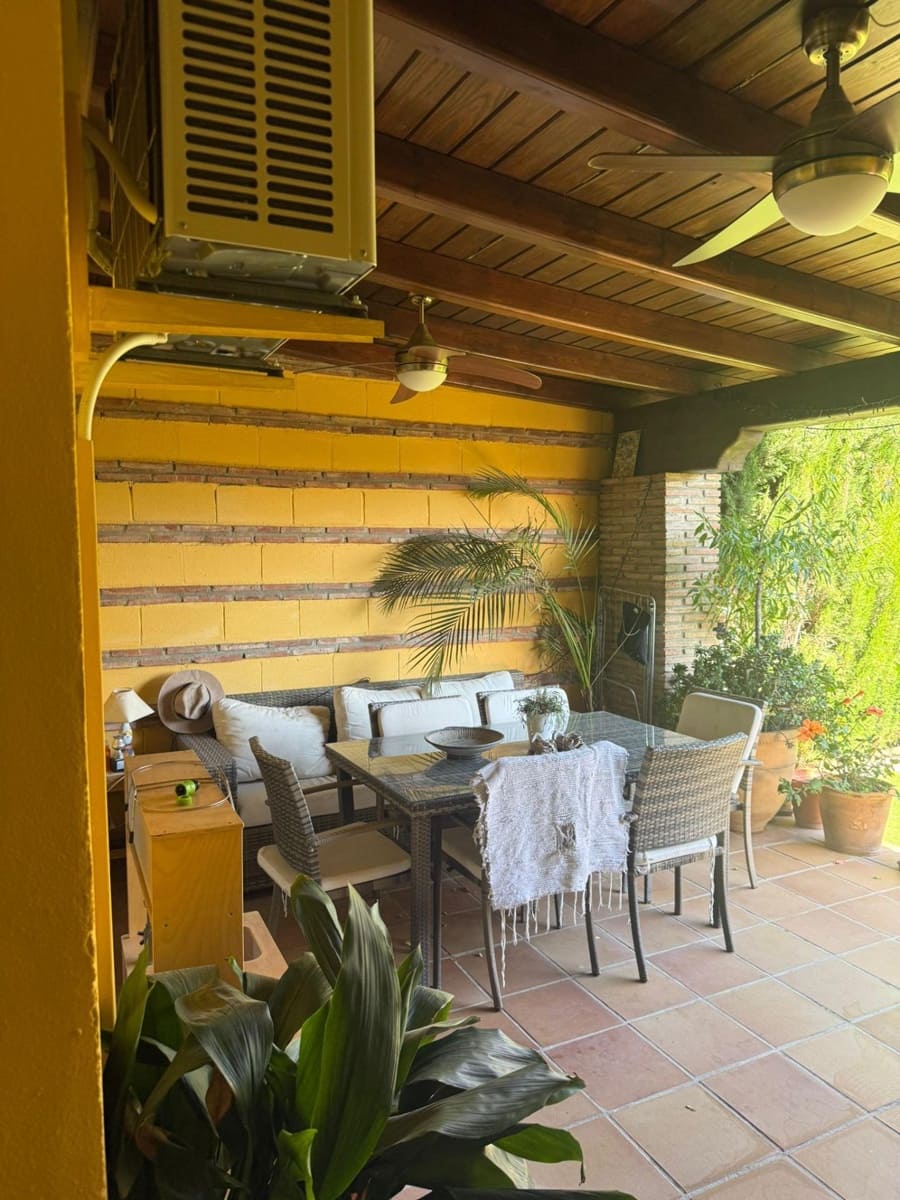 3 slaapkamer Rijtjeshuis te koop in Rincon de la Victoria met zwembad garage - € 550.000 (Ref: 10161583)