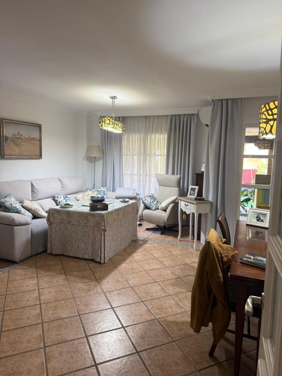 3 slaapkamer Rijtjeshuis te koop in Rincon de la Victoria met zwembad garage - € 550.000 (Ref: 10161583)