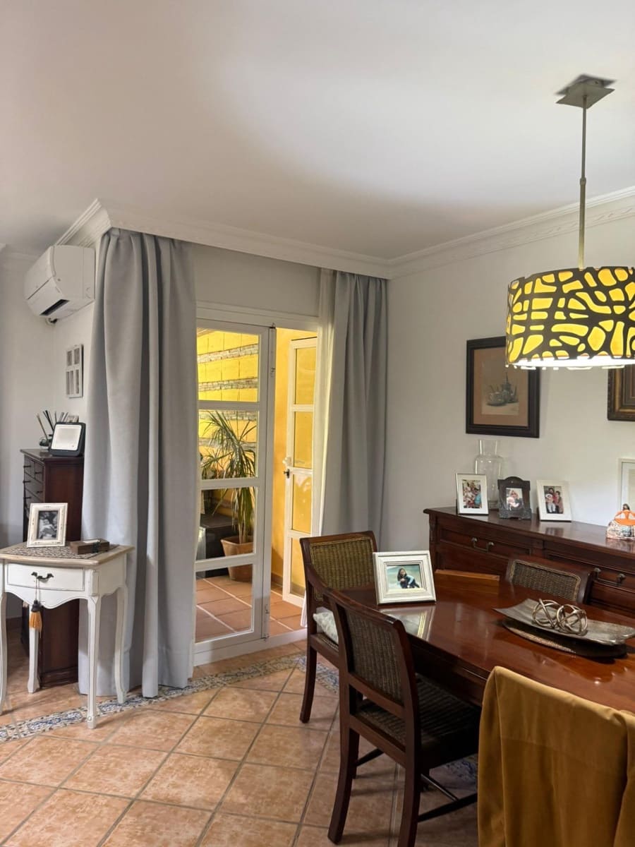 3 slaapkamer Rijtjeshuis te koop in Rincon de la Victoria met zwembad garage - € 550.000 (Ref: 10161583)
