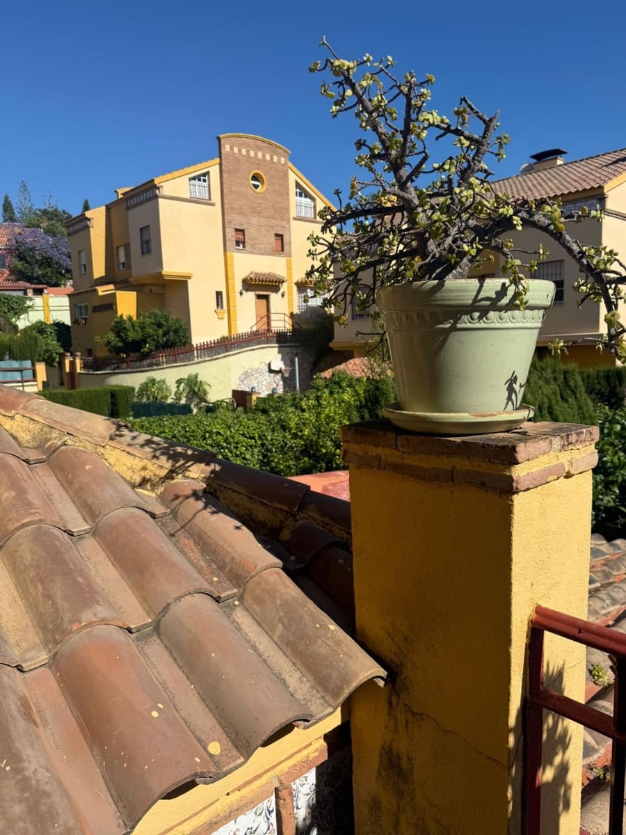 3 slaapkamer Rijtjeshuis te koop in Rincon de la Victoria met zwembad garage - € 550.000 (Ref: 10161583)