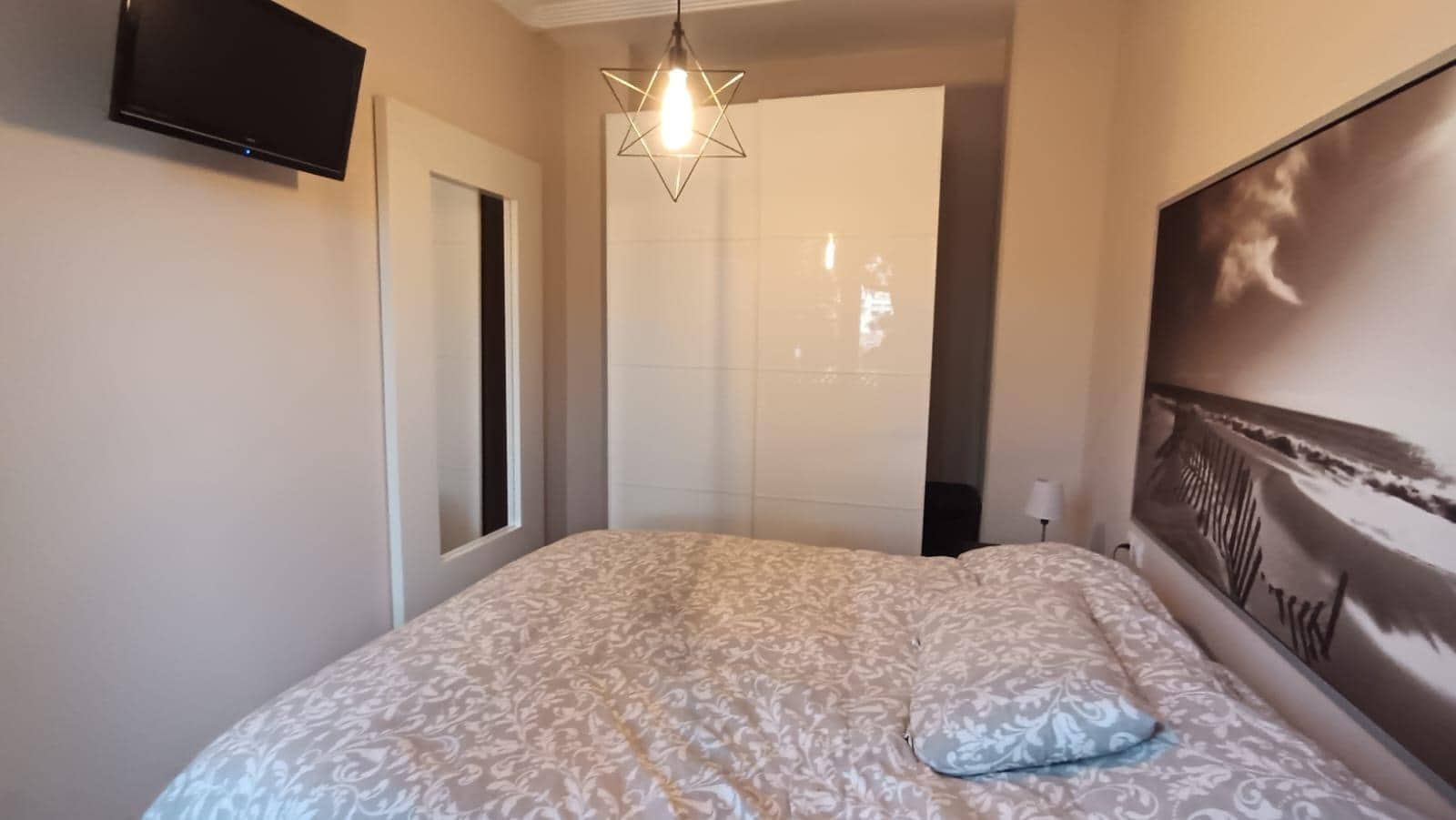 3 bedroom Flat for rent in Malaga city - € 1,300 (Ref: 10171811)