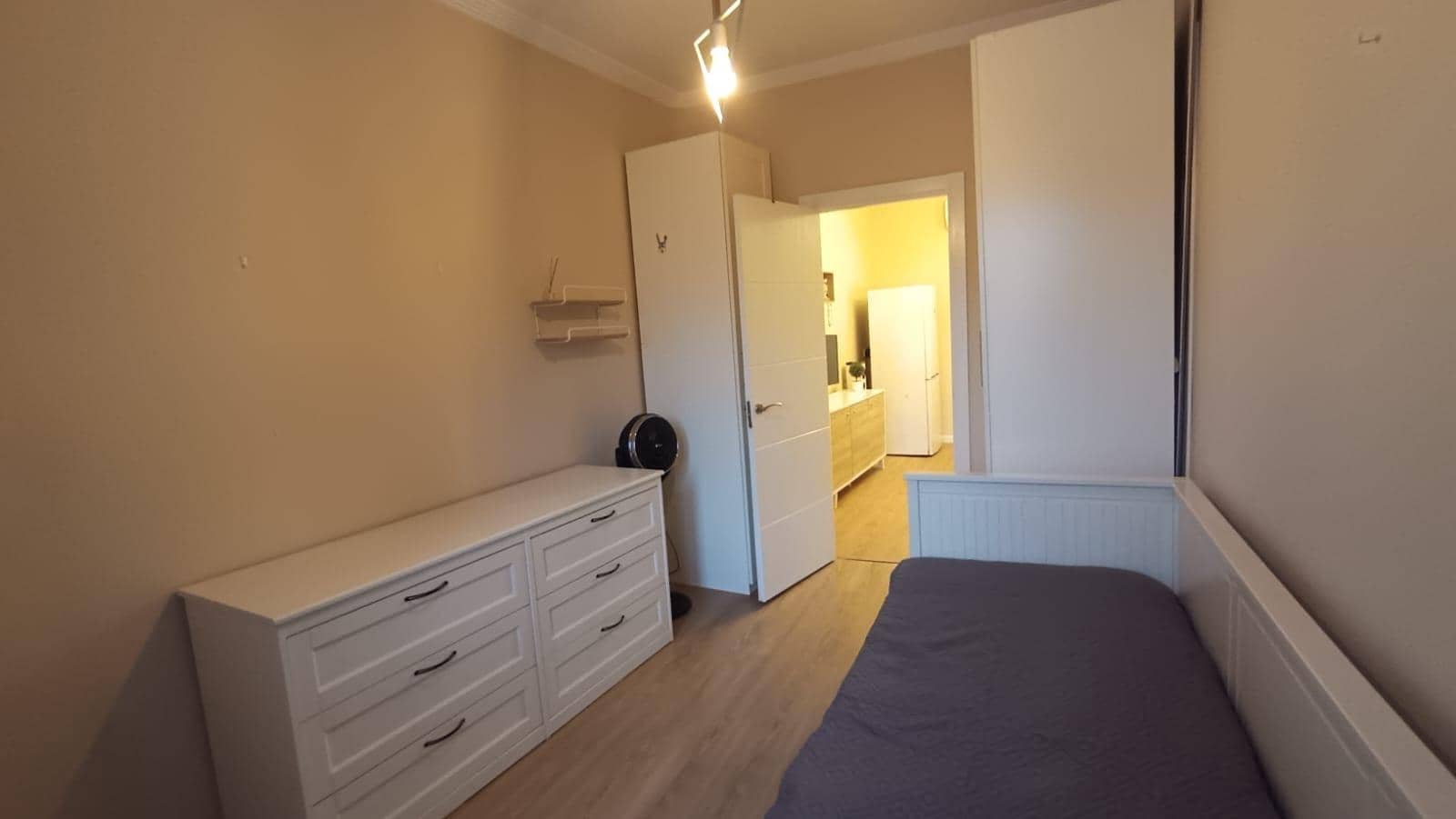3 bedroom Flat for rent in Malaga city - € 1,300 (Ref: 10171811)
