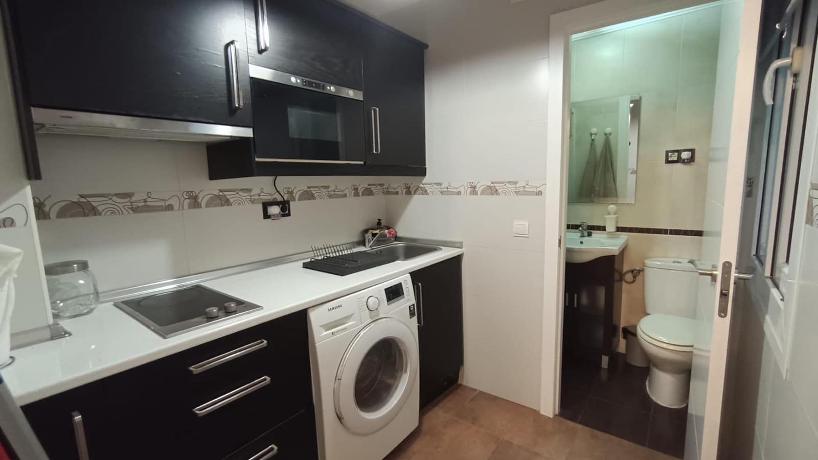 3 bedroom Flat for rent in Malaga city - € 1,300 (Ref: 10171811)