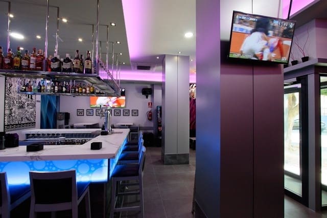 Komercyjne na sprzedaż w Miasto Málaga - 495 000 € (Ref: 7079696)